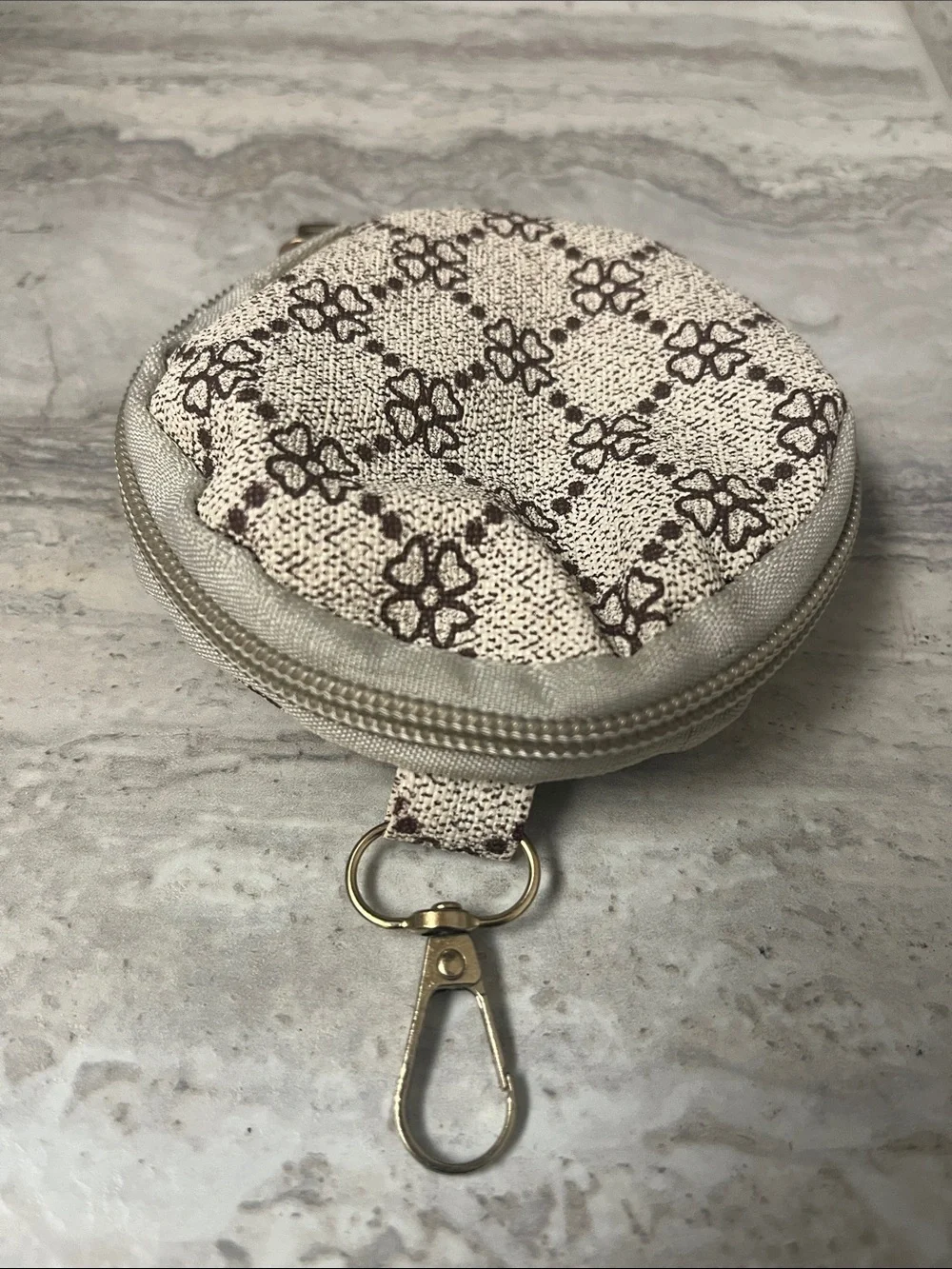 Neutral Floral Pattern Round Coin Pouch - New